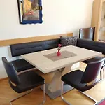 Pensionat Haus Roswitha 3*