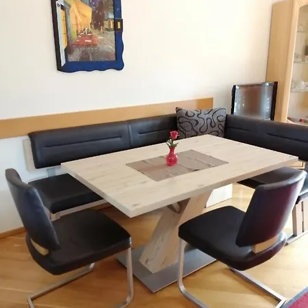 Pensionat Haus Roswitha 3*